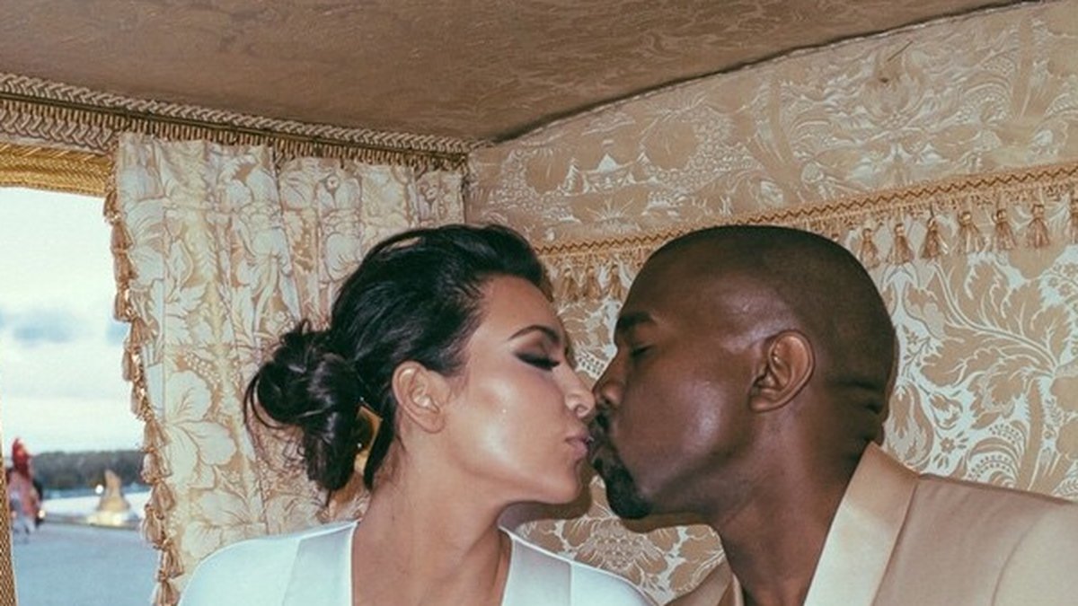 Kim och Kanye väntar en son. 